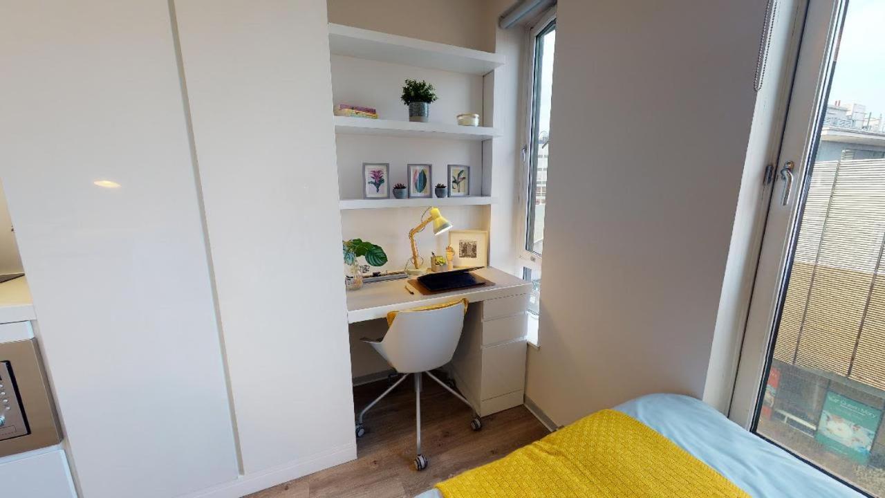 Apartamento For Students Only East Court In