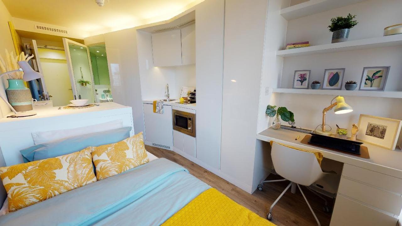 Apartamento For Students Only East Court In *